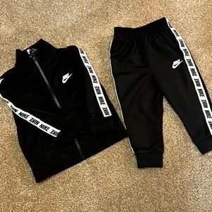 Nike Kids Matching Set in Black and White